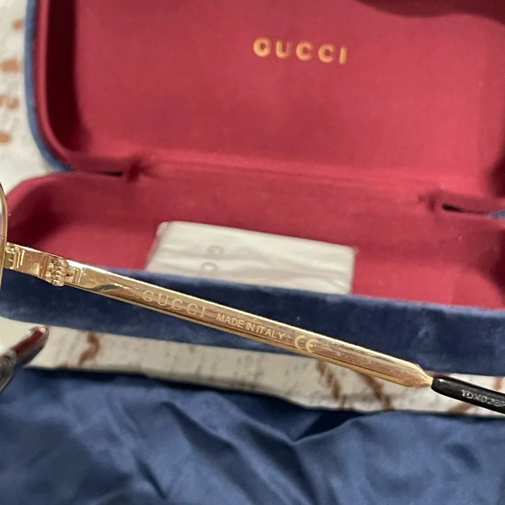 Gucci Gold Aviator Glasses with Blue Case - Picture 3 of 4